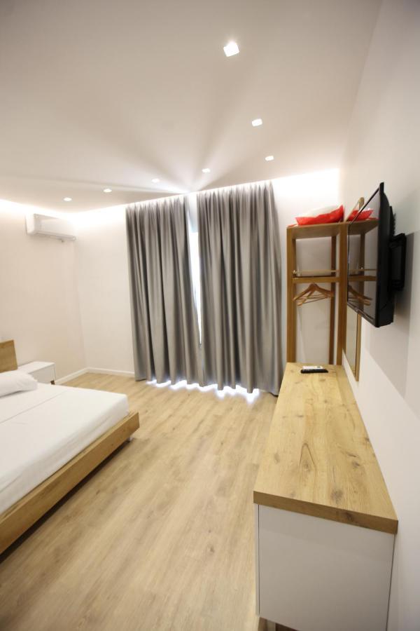 Sea Breeze Villa ซารานเดอ ภายนอก รูปภาพ