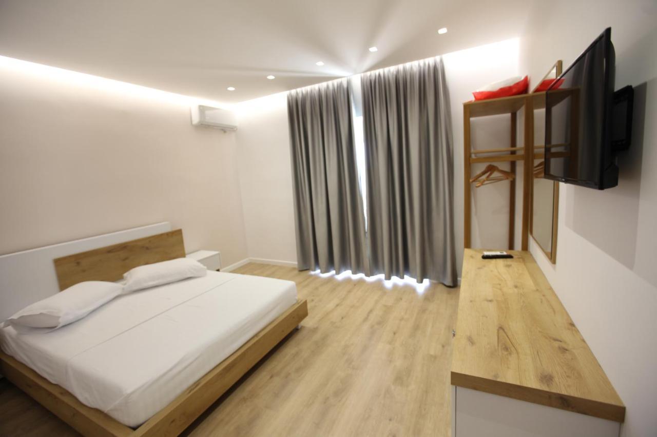 Sea Breeze Villa ซารานเดอ ภายนอก รูปภาพ