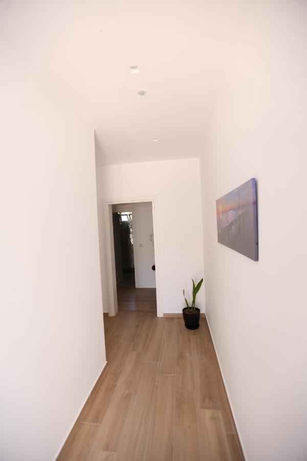 Sea Breeze Villa ซารานเดอ ภายนอก รูปภาพ