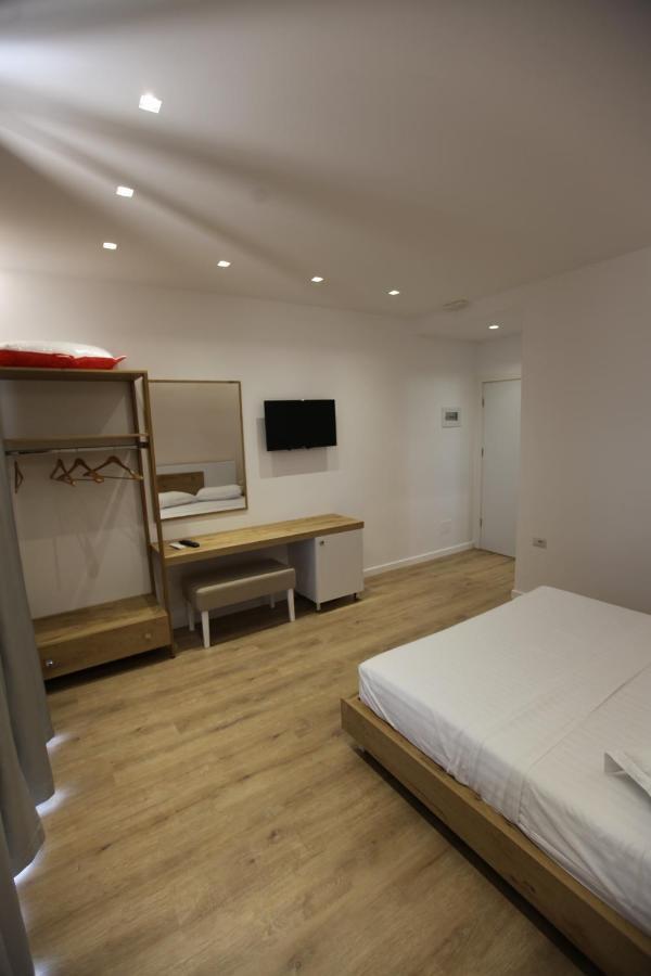 Sea Breeze Villa ซารานเดอ ภายนอก รูปภาพ