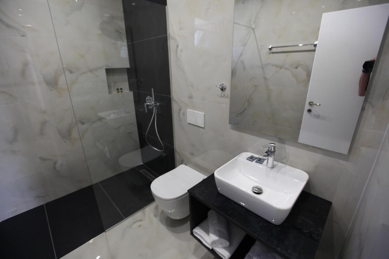 Sea Breeze Villa ซารานเดอ ภายนอก รูปภาพ
