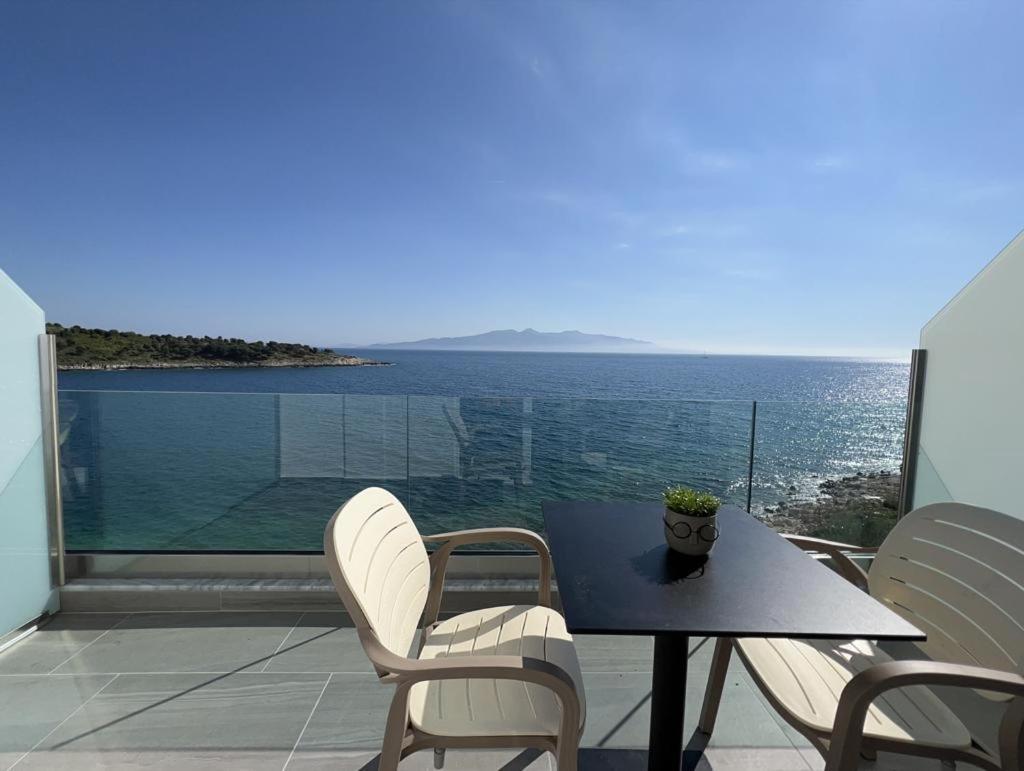 Sea Breeze Villa ซารานเดอ ภายนอก รูปภาพ