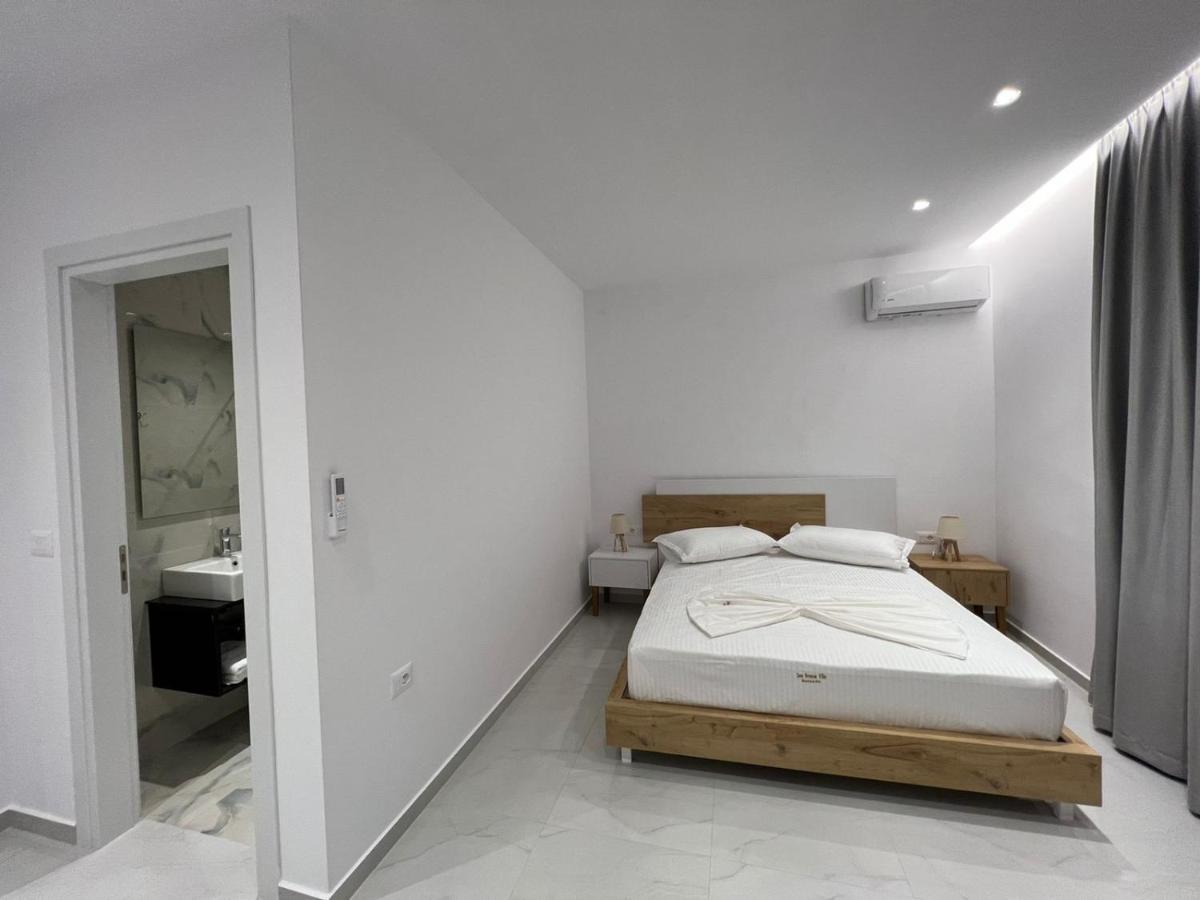 Sea Breeze Villa ซารานเดอ ภายนอก รูปภาพ