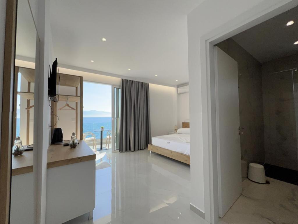 Sea Breeze Villa ซารานเดอ ภายนอก รูปภาพ