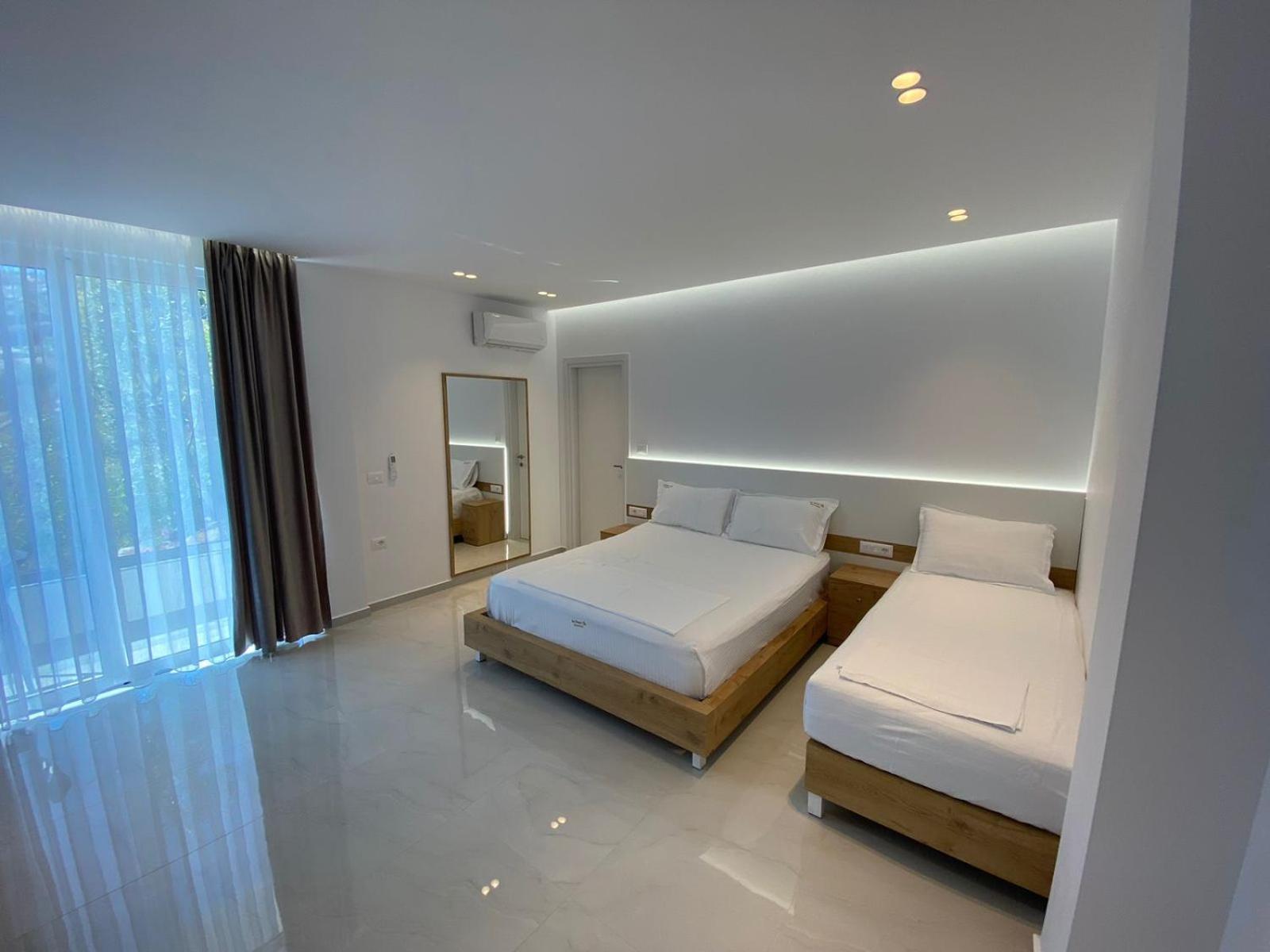 Sea Breeze Villa ซารานเดอ ภายนอก รูปภาพ