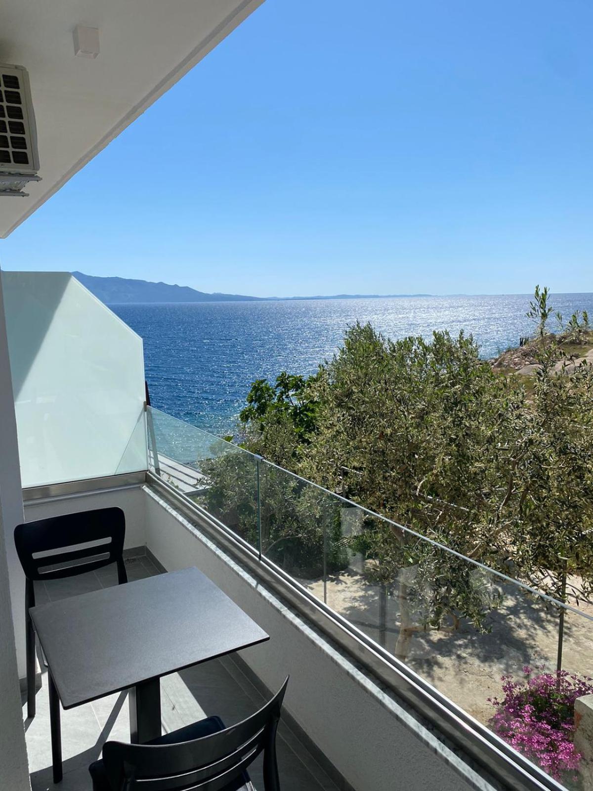 Sea Breeze Villa ซารานเดอ ภายนอก รูปภาพ