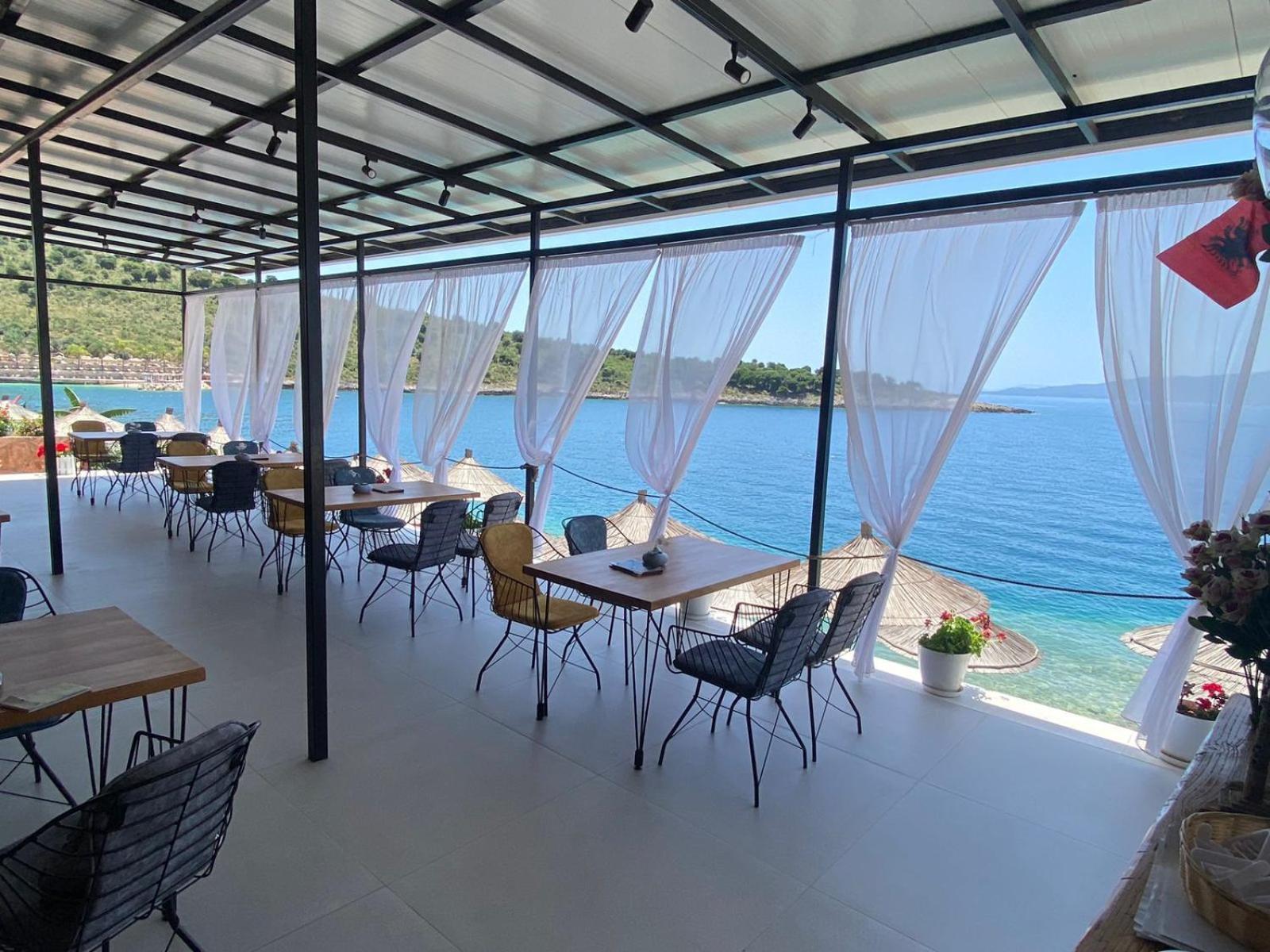 Sea Breeze Villa ซารานเดอ ภายนอก รูปภาพ