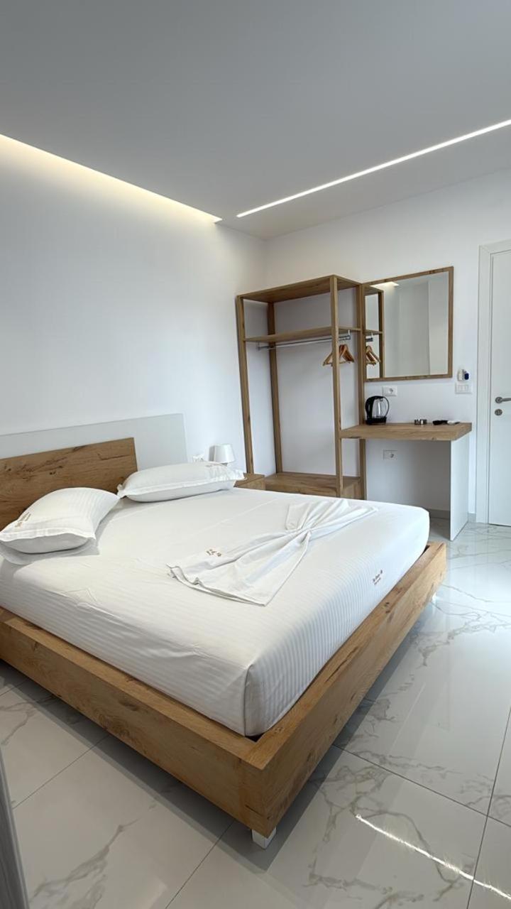 Sea Breeze Villa ซารานเดอ ภายนอก รูปภาพ