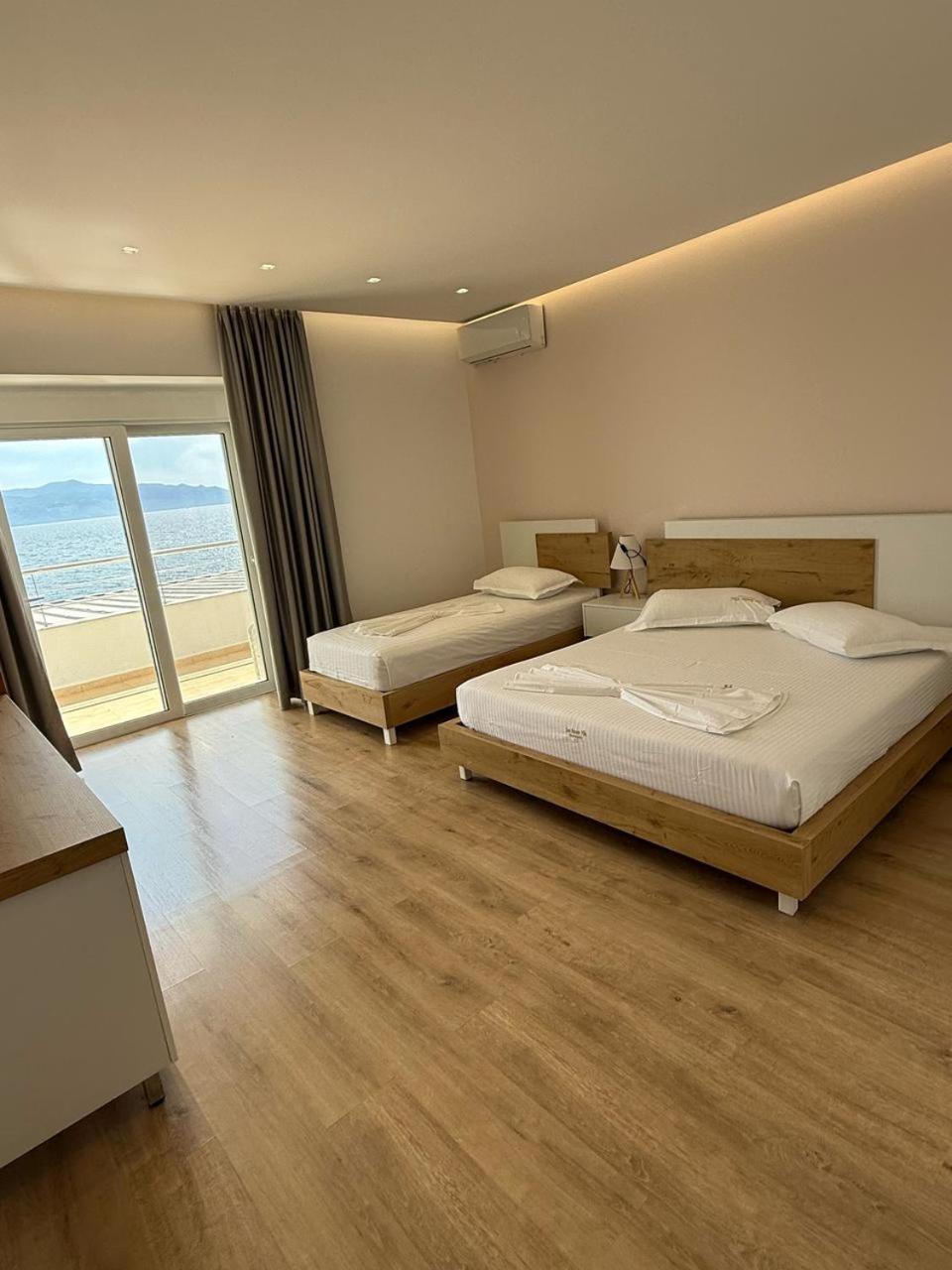 Sea Breeze Villa ซารานเดอ ภายนอก รูปภาพ