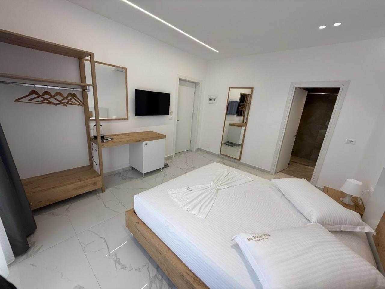 Sea Breeze Villa ซารานเดอ ภายนอก รูปภาพ